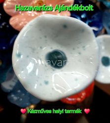 SPA FEHÉR ALAPON TÜRKIZ PÖTTYÖS KERÁMIA VIRÁG 1DB SPA FEHÉR ALAPON TÜRKIZ PÖTTYÖS KERÁMIA VIRÁG 1DB