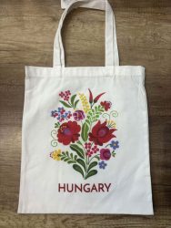NÉPI MINTÁS BEVÁSÁRLÓTÁSKA HUNGARY FELIRATTAL NÉPI MINTÁS BEVÁSÁRLÓTÁSKA HUNGARY FELIRATTAL