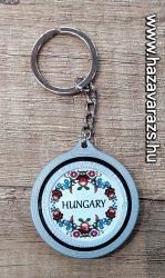 PÖRGENTYŰS MATYÓ MINTÁS KÉTOLDALAS KUCSTARTÓ SZÜRKE KERETBEN HUNGARY FELIRATTAL  