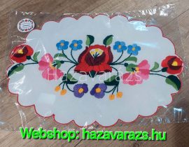 20x30 cm FEHÉR ALAPON PIROS SZEGŐVEL KALOCSAI OVÁLIS KÉZZEL HÍMZETT TERÍTŐ 20x30 cm FEHÉR ALAPON PIROS SZEGŐVEL KALOCSAI OVÁLIS KÉZZEL HÍMZETT TERÍTŐ