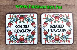 NÉPI MINTÁS POHÁRALÁTÉT SZEGED/HUNGARY FELIRATTAL FEHÉR ALAPON