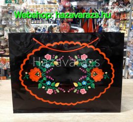 FEKETE FÉNYES HÍMZETT NÉPI MINTÁS XXL-ES / NAGY MÉRETŰ FEKVŐ DÍSZTASAK 28*38 CM FEKETE FÉNYES HÍMZETT NÉPI MINTÁS XXL-ES / NAGY MÉRETŰ FEKVŐ DÍSZTASAK 28*38 CM