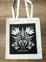   NÉPI FEKETE-FEHÉR MINTÁS BEVÁSÁRLÓTÁSKA HUNGARY FELIRATTAL