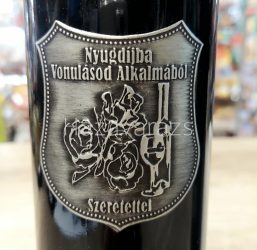 NYUGDÍJBAVONULÁSOD ALKALMÁBÓL SZERETETTEL VÖRÖSBOR 0,75 L